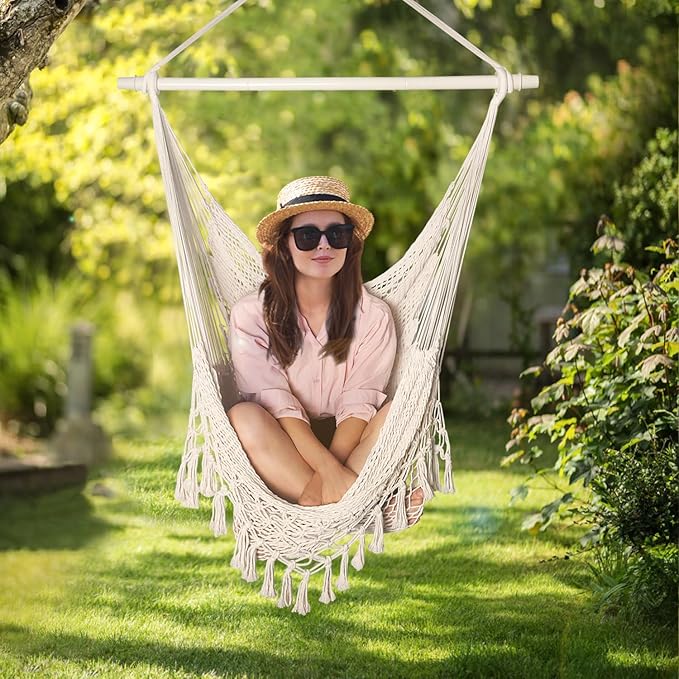 Handwoven Cotton Rope Hammock Chair with Metal Spreader Bar, Boho Hanging Chair Bedroom, Indoor Outdoor Swing Chair with Tassle, SandyBeach White