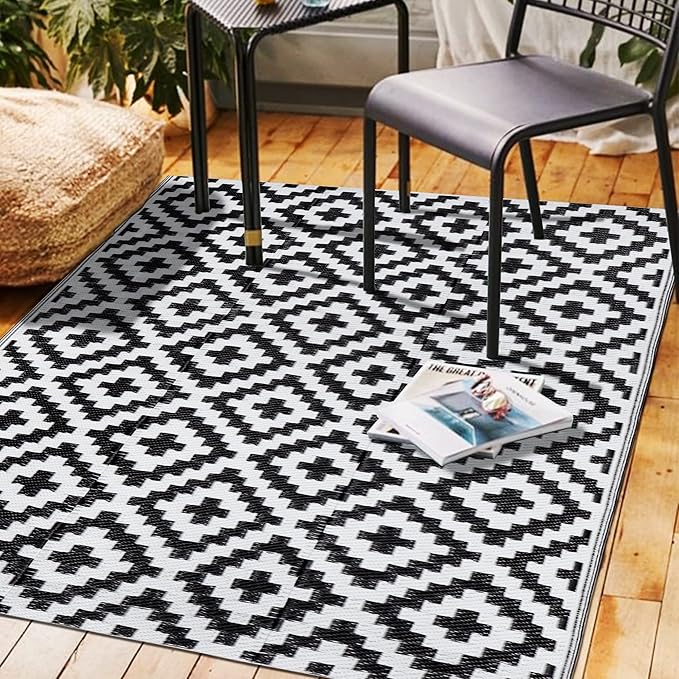 SAND MINE Waterproof Outdoor Rug 4x6 ft, Plastic Reversible Rug, Modern Area Rug, Large Floor Mat for Outdoors, RV, Patio, Backyard, Deck, Picnic, Beach, Camping (4' x 6', Black & White Lattice)