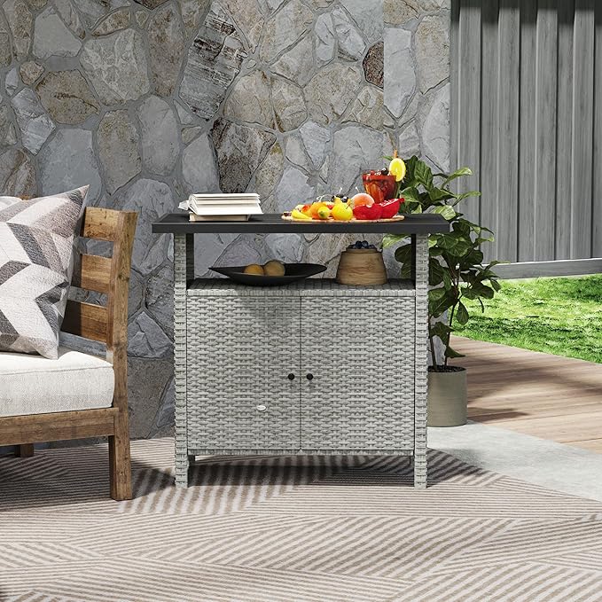 Outsunny Wicker Outdoor Storage Cabinet, Rattan Outdoor Bar Table with 2 Doors and Shelf, Outdoor Buffet Cabinet Sideboard with Metal Slatted Countertop for Poolside, Patio, Backyard, Gray