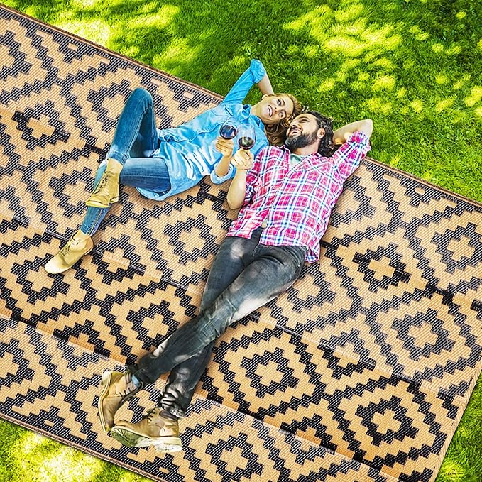 SAND MINE Reversible Mats, Plastic Straw Rug, Modern Area Rug, Large Floor Mat and Rug for Outdoors, RV, Patio, Backyard, Deck, Picnic, Beach, Trailer, Camping, Black & Brown, 5' x 8'